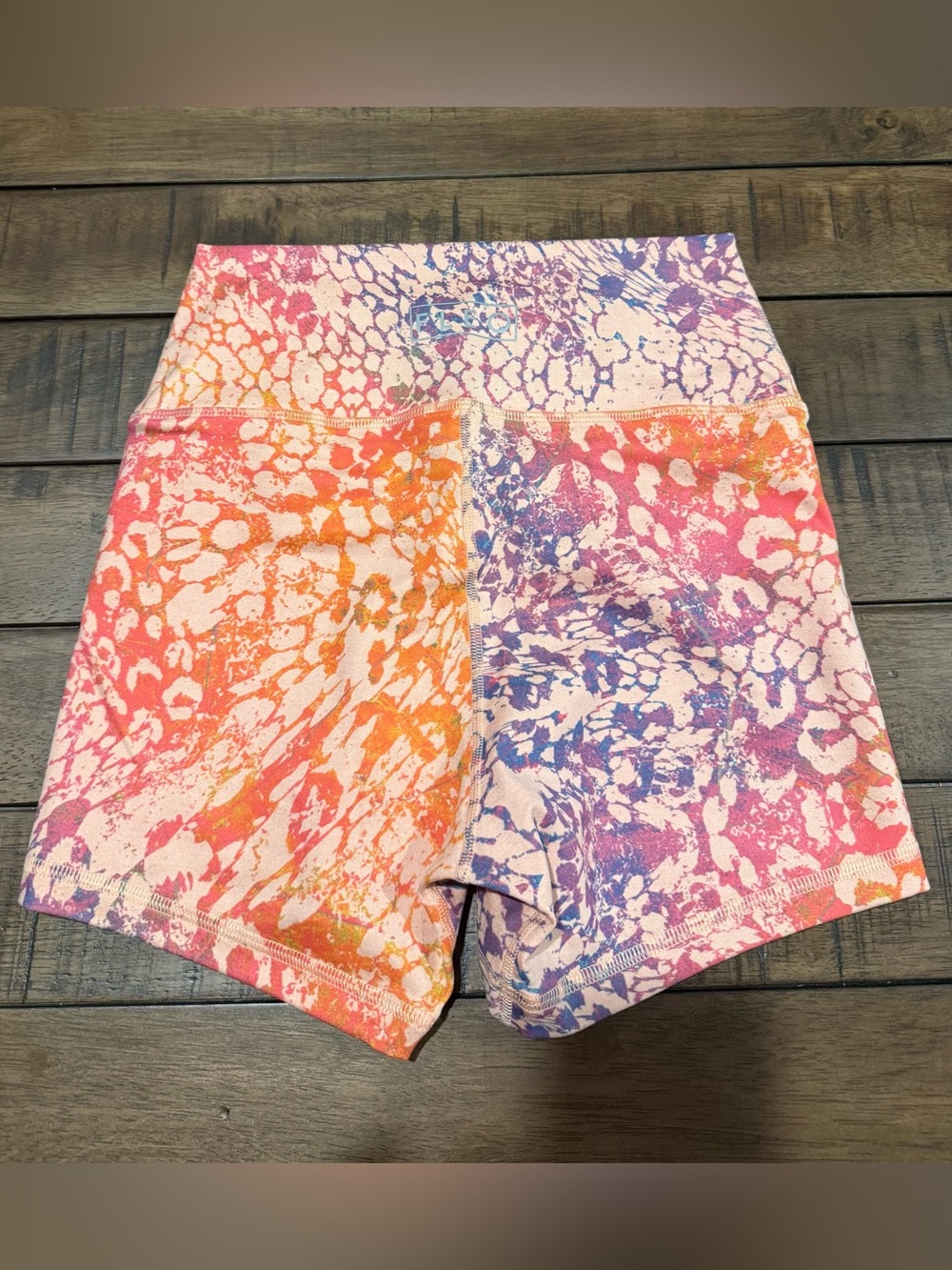 Fleo V Waist wild leopard shorts size small - Picture 2 of 2